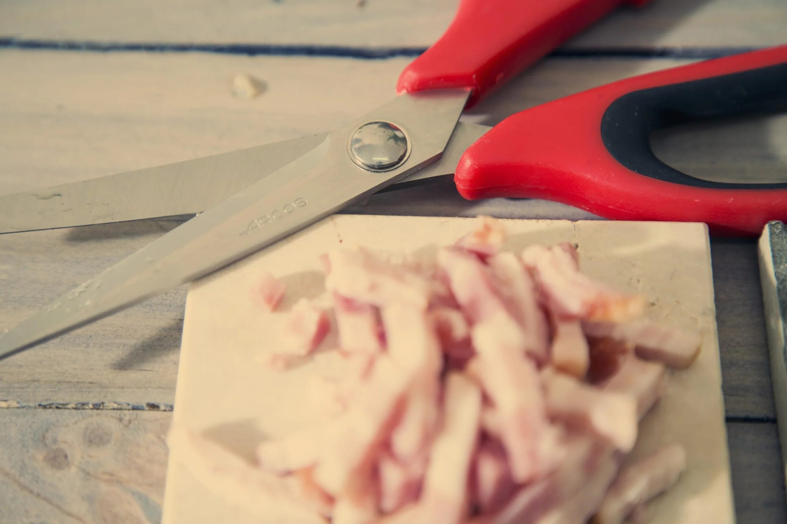 Arcos Serie Prochef - Forbici da Cucina - Lama Acciaio Inossidabile 215 mm - Manico Polipropilene Colore Rosso e Nero