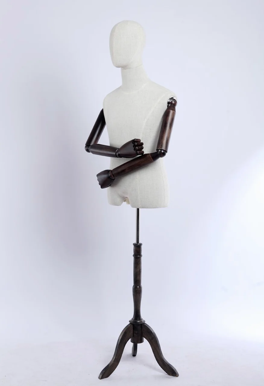 Manichino da sarto, fodera in lino, parte superiore del corpo e testa, braccia e dita in legno, regolabile a piacere, supporto in legno scuro (A-9-T-G maschio)