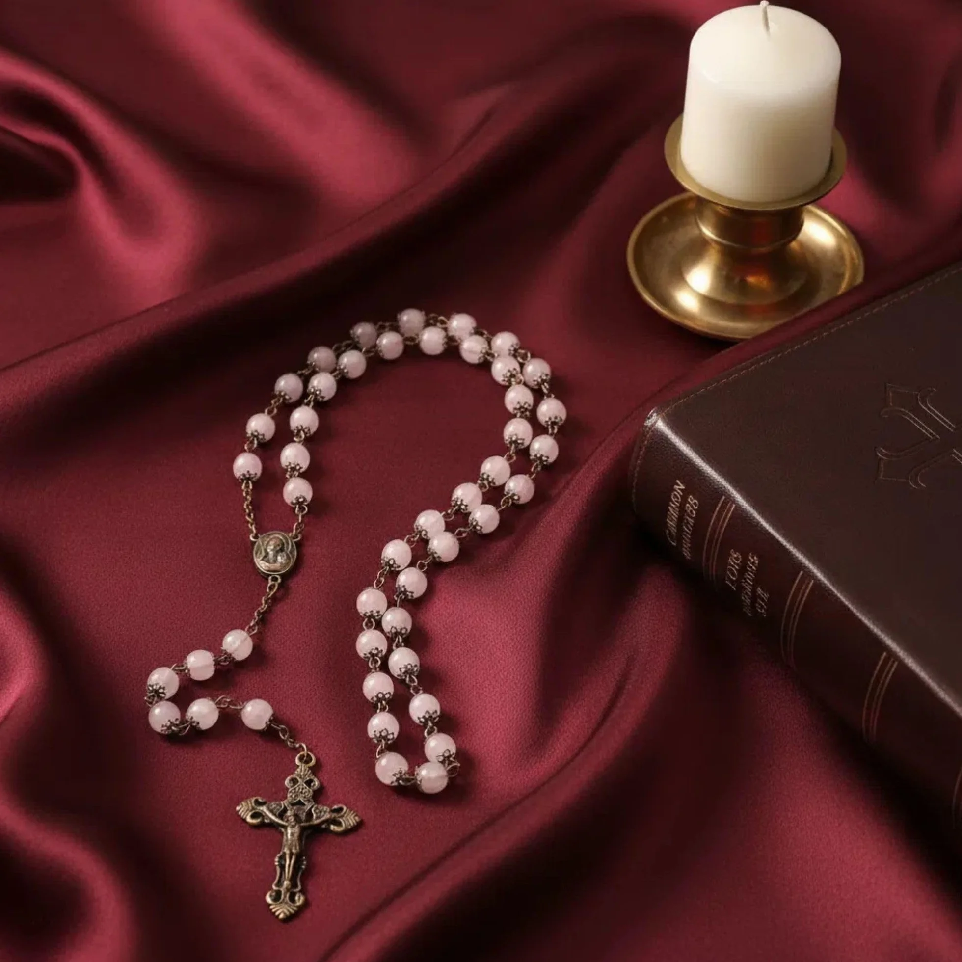 Nazareth Store Collana rosario con perline in pietra naturale Design in rame antico Medaglia del suolo sacro e croce in sacchetto di velluto - Rosari cattolici Terra Santa Gerusalemme
