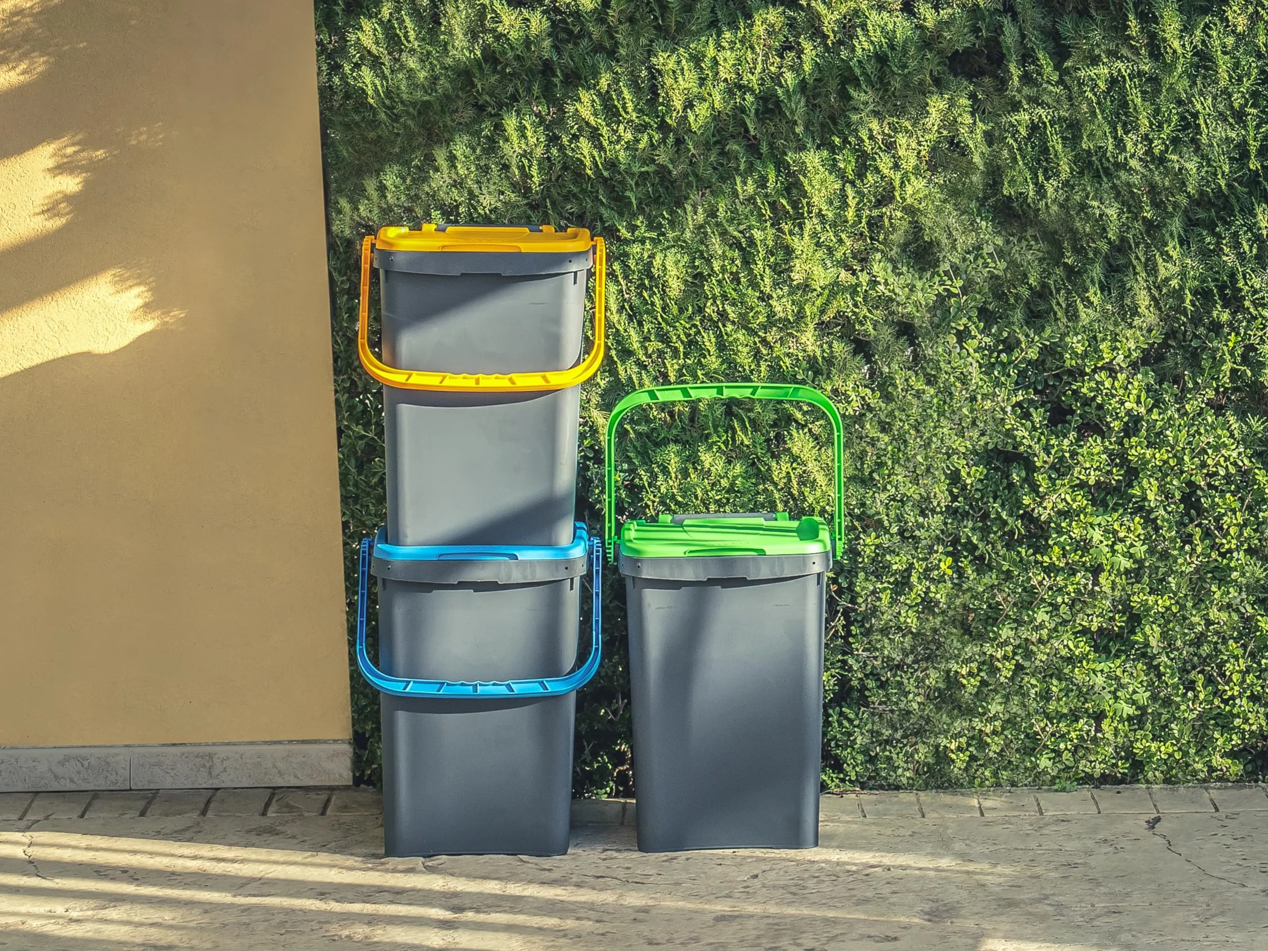 Ecoplast | Pattumiera per Raccolta Differenziata 20 Lt, Bidone Spazzatura in Plastica Riciclata, Blu, 34,5x34,5x34,5, Made in Italy