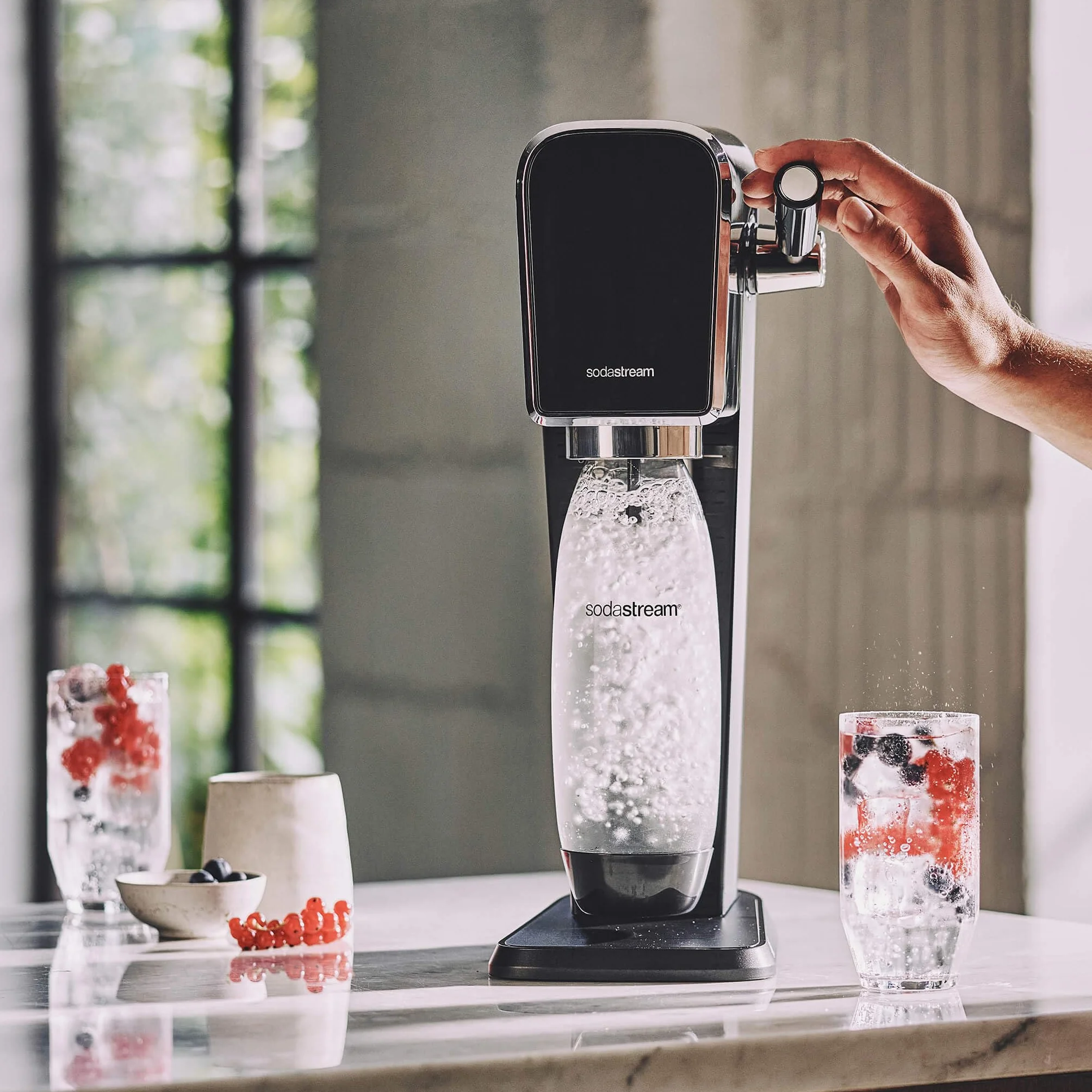 SodaStream Gasatore d’acqua Art, cilindro CO2 60 L, bottiglia 1 L lavabile, nero