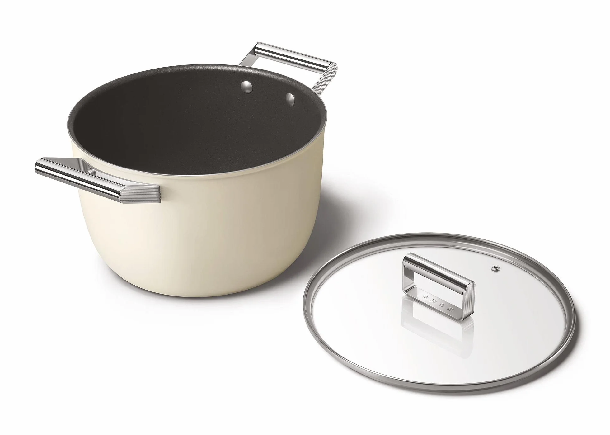 Smeg, Casseruola Antiaderente CKFC2611CRM con Coperchio Incluso, Diametro 26 cm, Maniglie Laterali in Acciaio Inox, Per Tutti i Piani Cottura, Fino a 250° in Forno, Capacità 7,7L, Panna