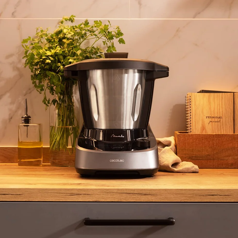 Cecotec Robot da Cucina Multifunzione Mambo 11090. 1600W, 37 Funzioni, APP, Bilancia e Brocca da 3,3 Litri in Acciaio Inox Adatto per Lavastoviglie, Ricettario e Accessori