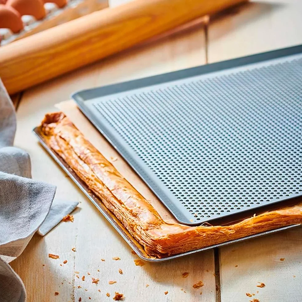 Vassoi forati in alluminio per forno, 60 x 40 cm, set di 4 pezzi, per panetteria e pasticceria professionale