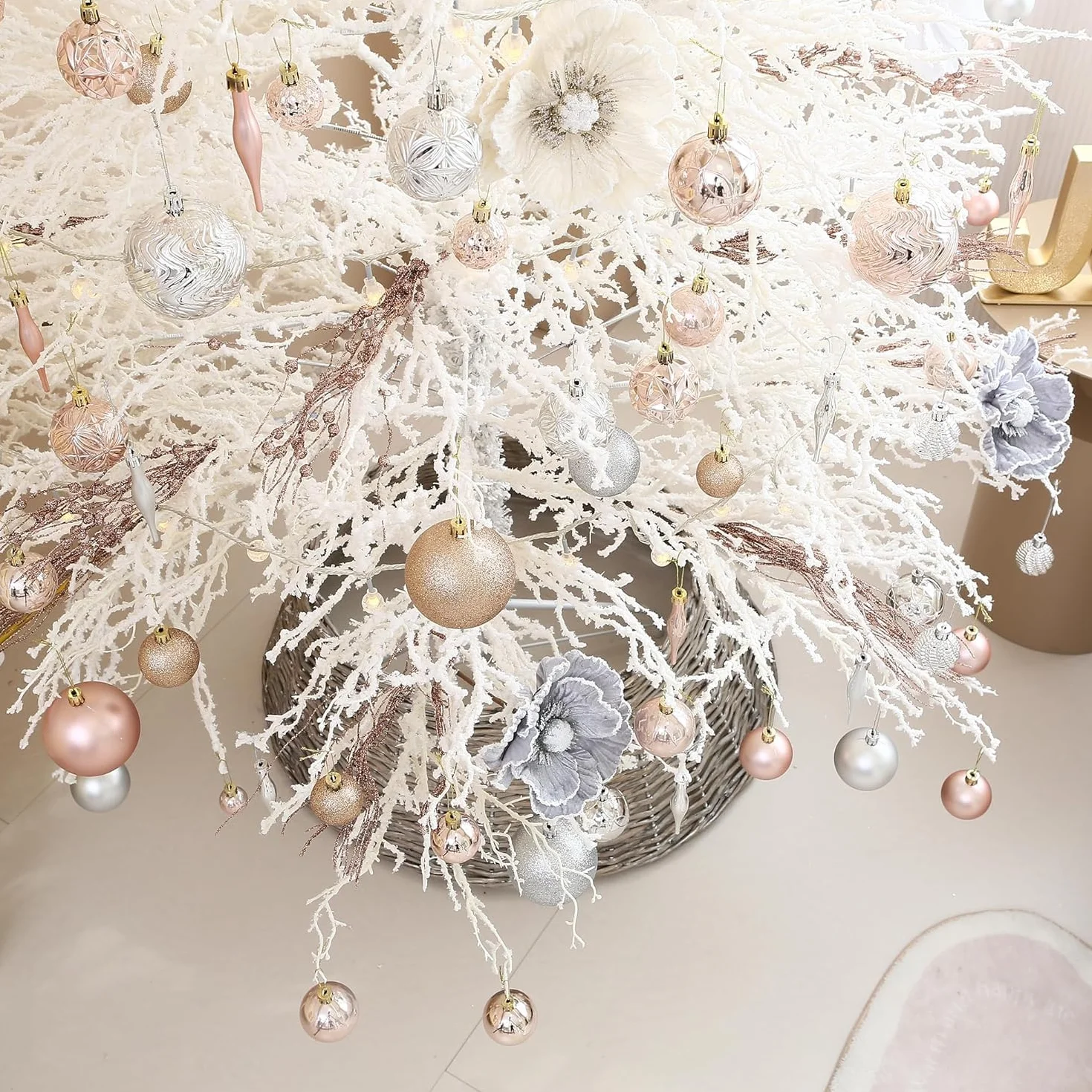 Sea Team Confezione da 12 ornamenti artificiali con fiori di Natale, magnolie in tessuto floccato con glitter, decorazioni floreali per albero di Natale, ghirlanda, 6,3 pollici. Argento