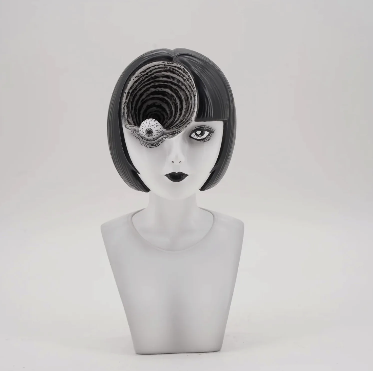 Unbox industries Junji Ito UZUMAKI - Busto in vinile Azami Kurotani