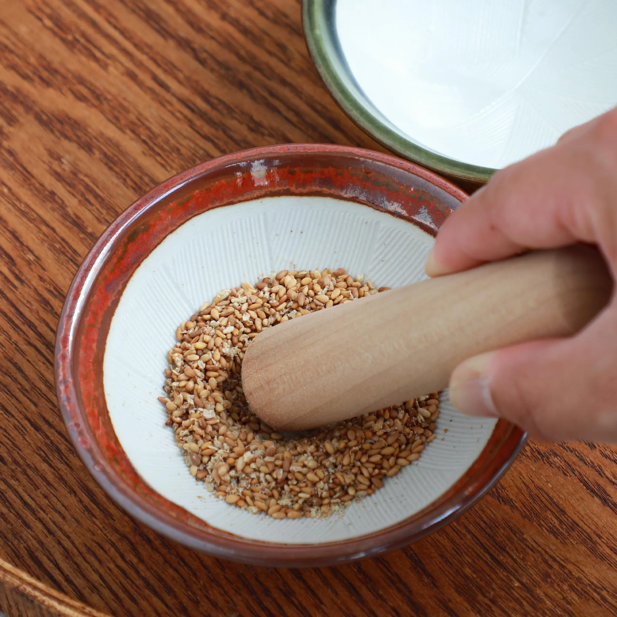 Asayu Japan Mortaio in Ceramica con Pestello in Legno, Realizzato in Giappone, Lavabile in Lavastoviglie e Adatta al Microonde, Set Ripple Ridge Suribachi e Surigoki (Verde oliva)