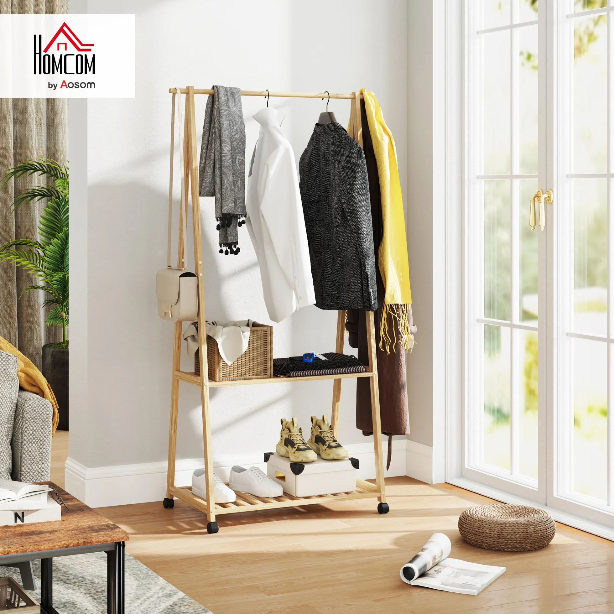 HOMCOM Appendiabiti da Terra in Bambù con Ruote, 2 Ripiani, 2 Ganci, 84.5x43.5x158 cm, Color Legno