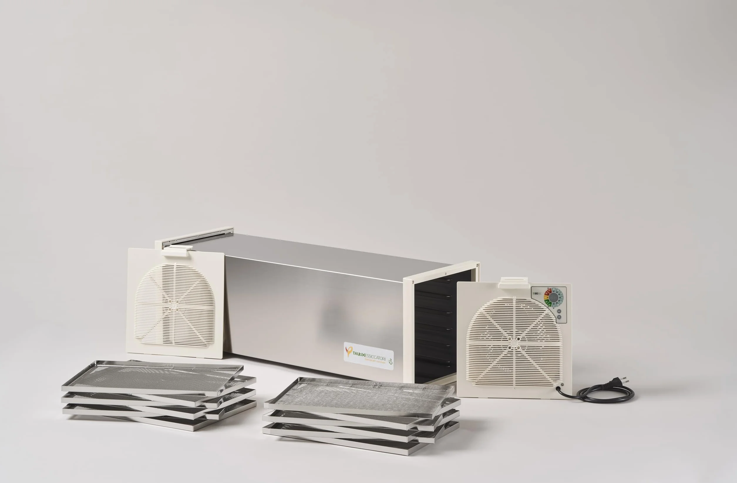 Tauro Essiccatori, Essiccatore Alimentare Biosec Deluxe B12, 100% MADE IN ITALY in acciaio inox con 12 cestelli, potenza 550W essicca fino a 7Kg