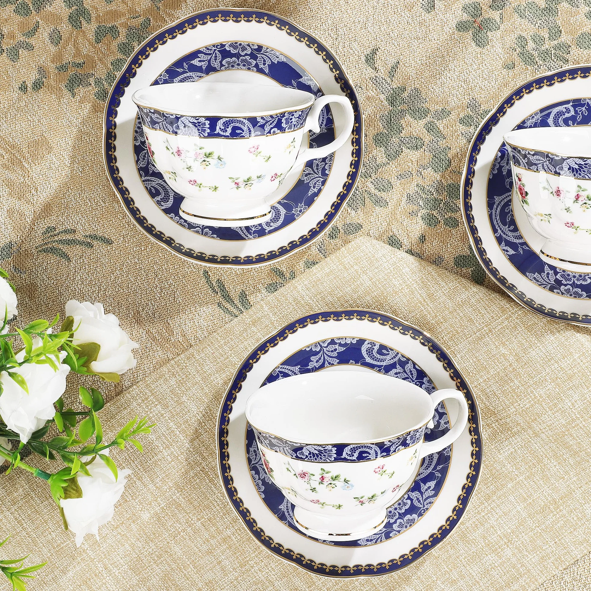 fanquare 21 Pezzi Set da Tè Pomeridiano Britannico con Rose Blu, Moderno Set di Teiere in Porcellana, Set di Tazze da Caffè Vintage con Piattino, Servizio da Tè per Adulti per 6 Persone