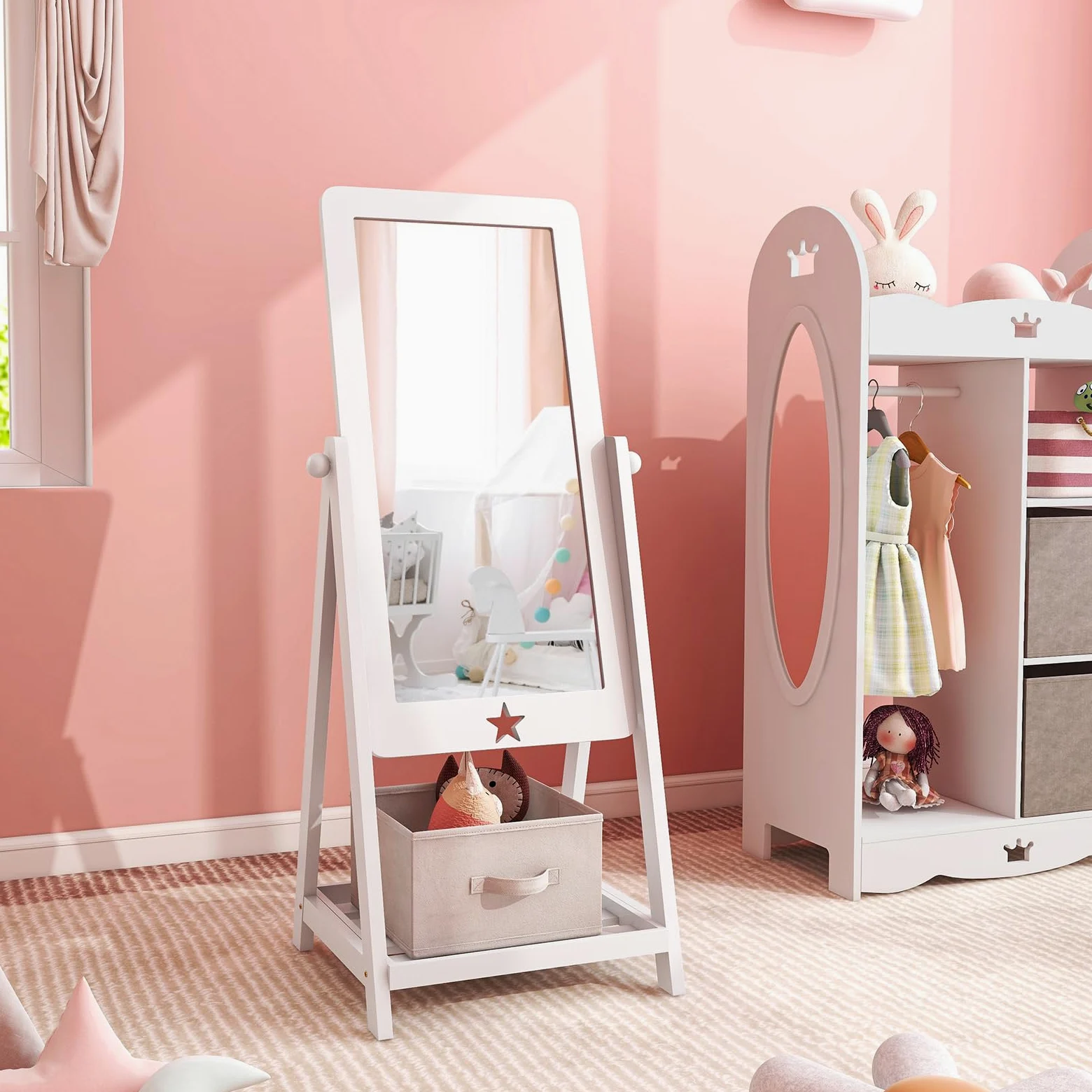 COSTWAY Specchio da Terra per Bambini in Legno con Scaffale Contenitore, Specchio per Cameretta Girevole con Cesto Ripiegabile, 45 x 40 x 112 cm, Bianco