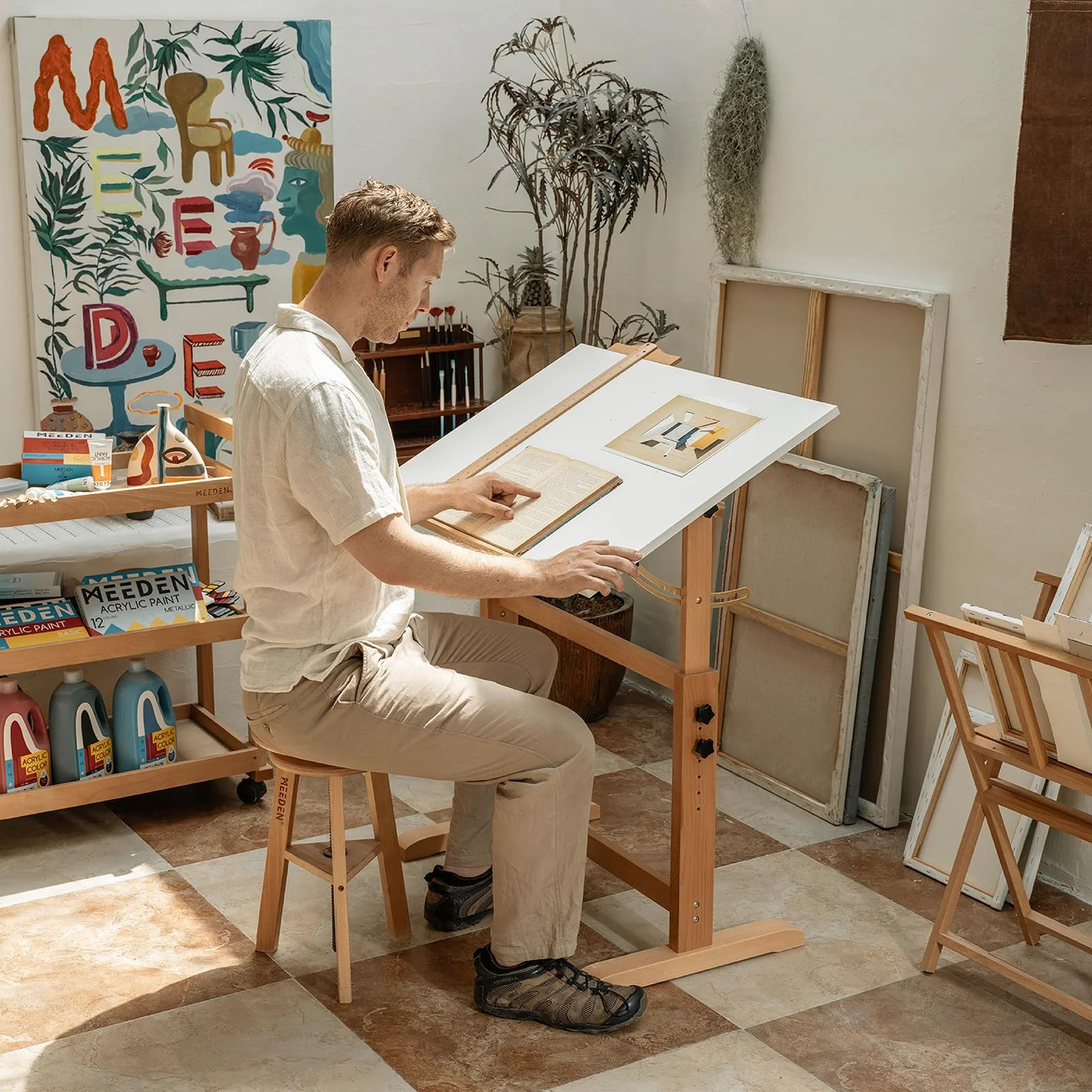 MEEDEN Set tavolo da disegno e sgabello bianco: 90,2 x 59,7 cm, in legno di faggio, altezza regolabile, scrivania artistica con mensola per matita e righello, grandi tavoli da disegno inclinabili per