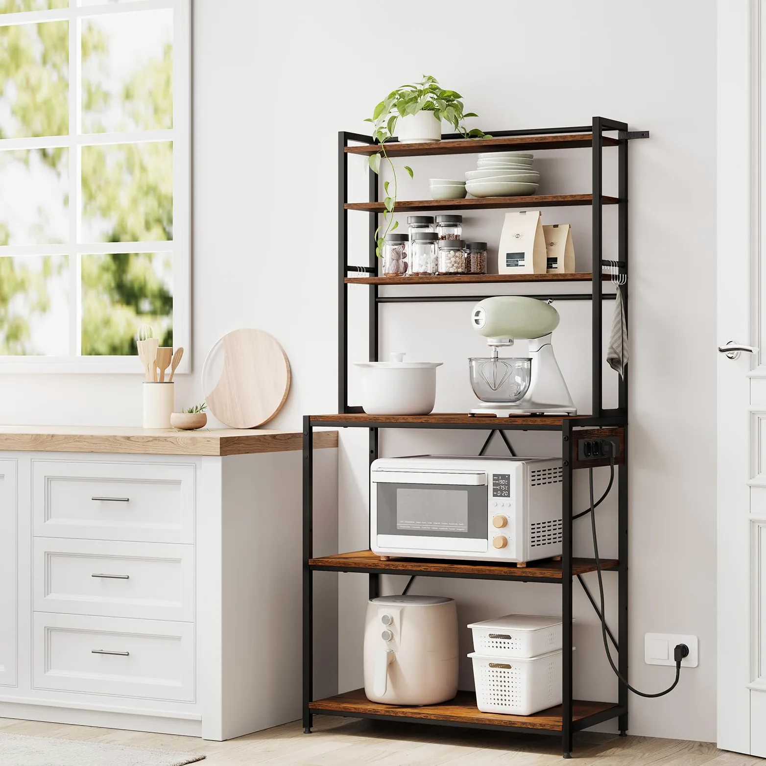 WOLTU Scaffale da Cucina a 6 Livelli con Prese di Corrente, Scaffale per Microonde con Struttura in Metallo e Piano di Lavoro Aperto, Nero+Marrone Rustico, 80x39,5x167cm