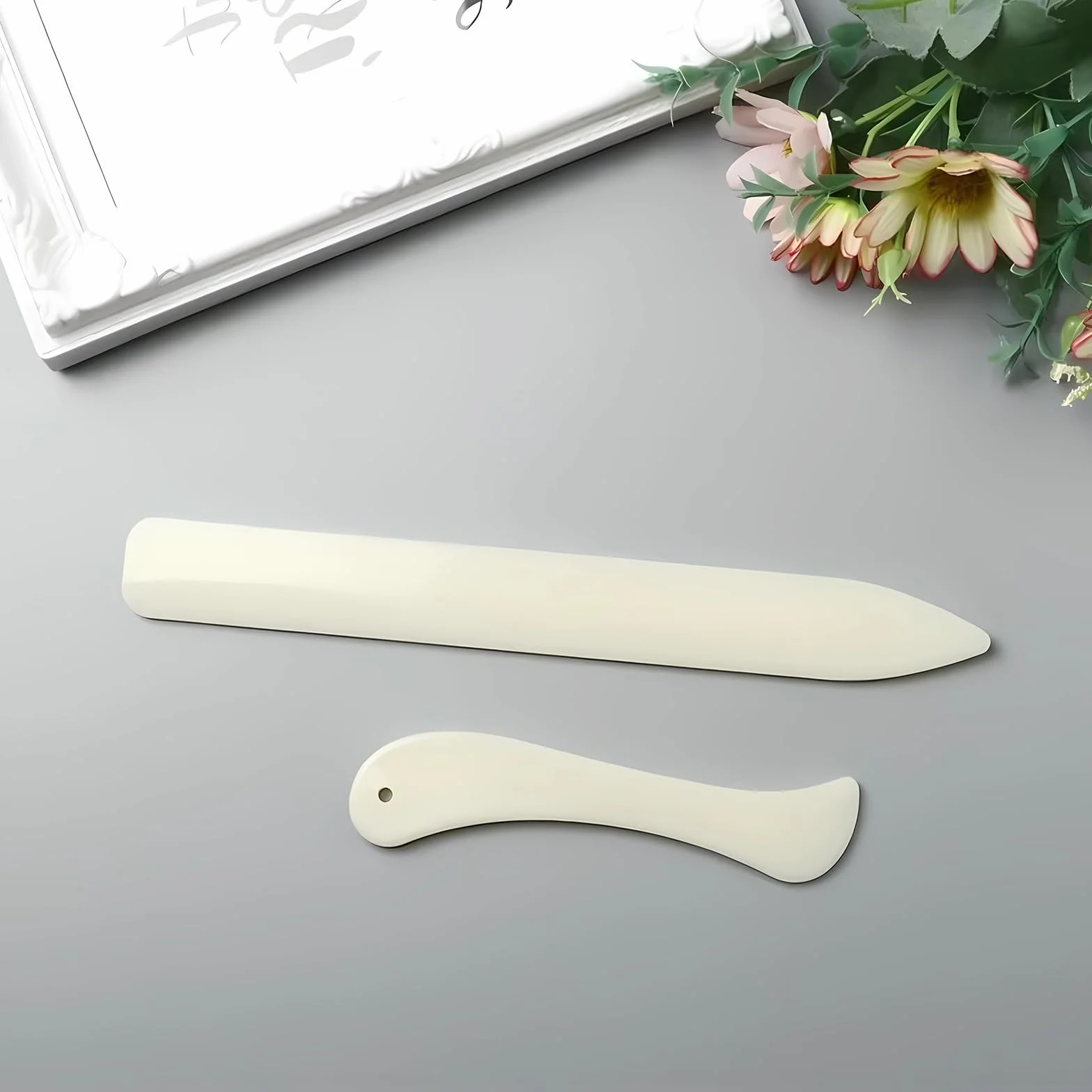 4 gambe pieghevoli per carta, osso artificiale, con punta arrotondata, accetta pieghevole e tavola pieghevole per artigianato di carta, creazione di biglietti e lavori di bricolage